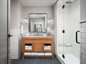 Asciugacapelli, accappatoio, asciugamani, sapone