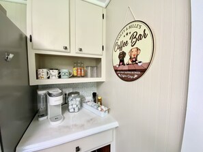 5 bedrooms, iron/ironing board, free WiFi, bed sheets - Fully Fenced & Dog Friendly - Minutes to Liberty Mtn & Gettysburg (Gettysburg)