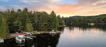Steamboat Lodge, Old Forge lake front location, close to Water Safari