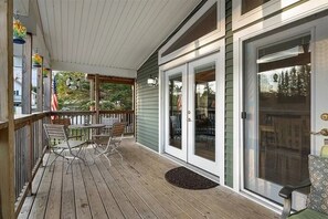 Outdoor dining - Steamboat Lodge, Old Forge lake front location, close to Water Safari (Old Forge)