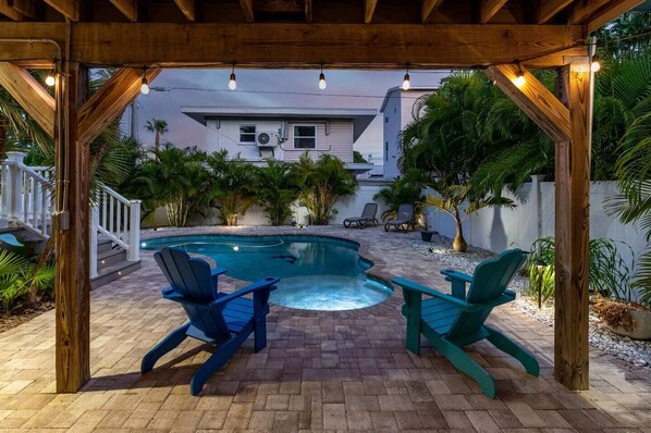 حمّام سباحة مُدفَّأ