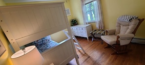 4 bedrooms, WiFi, bed sheets