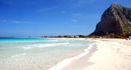 Villa Blue Sea, ground floor apartment, beachfront