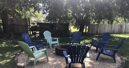 Cozy Home in Central Morehead 5min. from the Beach