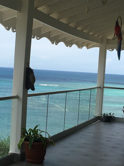 Villa Daniela is oceanfront with direct private access to the beach. Calm.