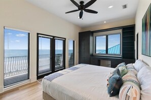 7 bedrooms, desk, iron/ironing board, travel crib