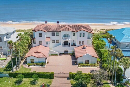 Beachfront Villa, Panoramic Deck & Private Beach