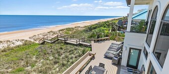 Beachfront Villa, Panoramic Deck & Private Beach