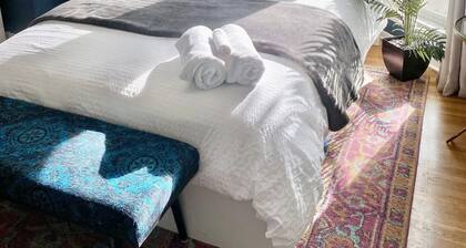 Modern Midtown Victorian Studio near Downtown!