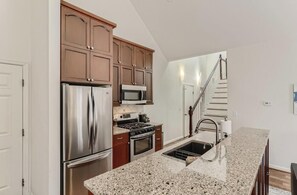 Private kitchen - Family Friendly SE Getaway (Portland)