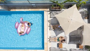 Außenpool (je nach Saison geöffnet), Cabañas (kostenlos), Sonnenschirme