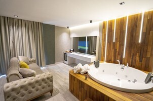 Garden Deluxe Room with Jacuzzi | 按摩浴缸