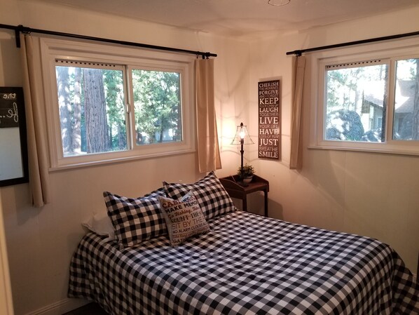 2 chambres, accès au Wi-Fi (inclus), literie fournie