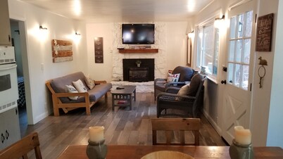 PinecrestAreaRentals #20 Cozy Mountain Cabin. Book 2nights 3rd free March/April.