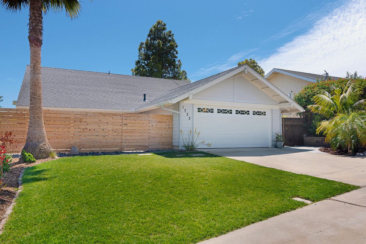 Cheerful 3 bedroom home with beautiful canyon view