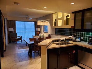 Refrigerador, microondas, parrilla de estufa y lavavajillas 