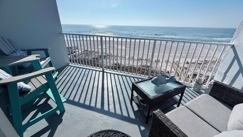 Exceptional Reviews -Direct Beach View- incredible sunsets! Updated!