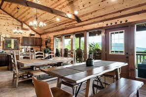 Dining - ✦PRIVATE INDOOR, HEATED POOL ✦GameRoom!✦Theater Room!✦HotTub✦MNT VIEW!!✦  (Pigeon Forge)
