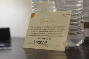 Standard-Einzelzimmer, 1 Queen-Bett | Individuell eingerichtet, Schreibtisch, laptopgeeigneter Arbeitsplatz