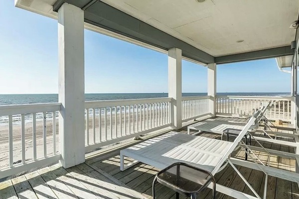 Your OCEAN OASIS - with NO neighboring houses...