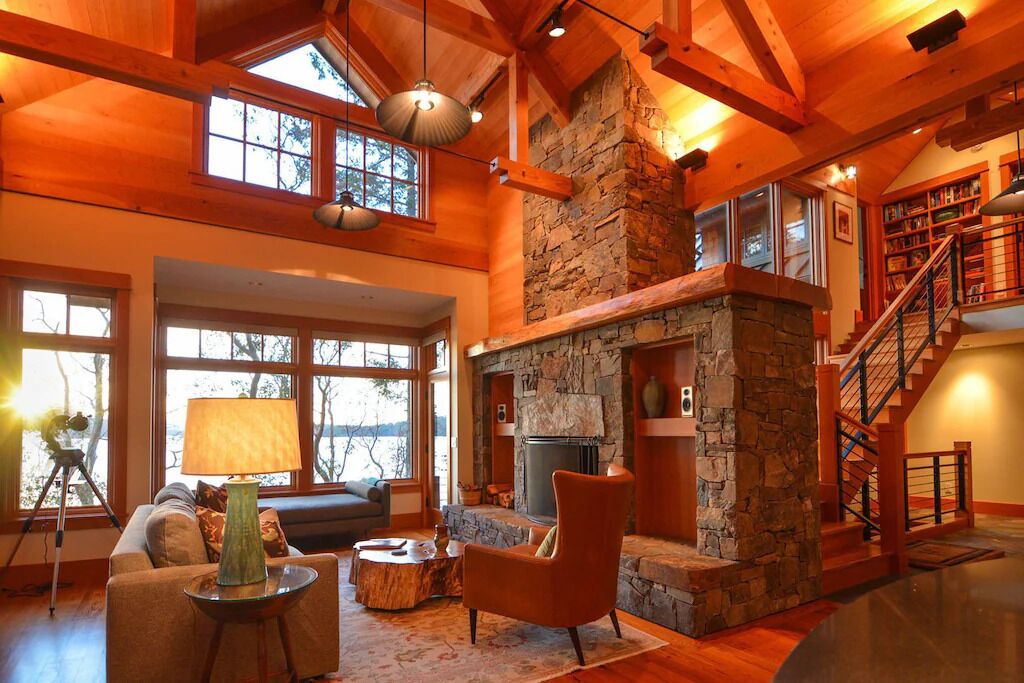 Hook's Nest- Magnificent Waterfront Home
