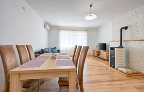 Smart TV, fireplace, table football