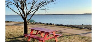 Motel at KY Lake. Reel & Relax