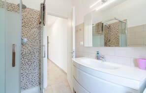 Douche, séchoir à cheveux