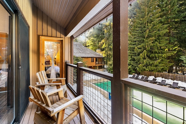 Suite (Queen Loft Suite/Double) | Terrace/patio