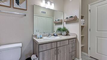 Combined shower/bathtub, hair dryer, towels, soap