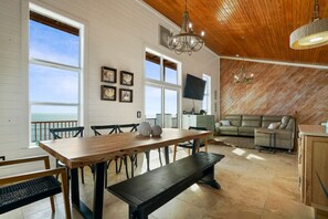 Dining - Stairway to Heaven - Hot Tub Beach House - 4/2.5 Flagler Beach  (Flagler Beach)