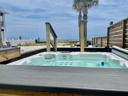 Stairway to Heaven - Hot Tub Beach House - 4/2.5 Flagler Beach 