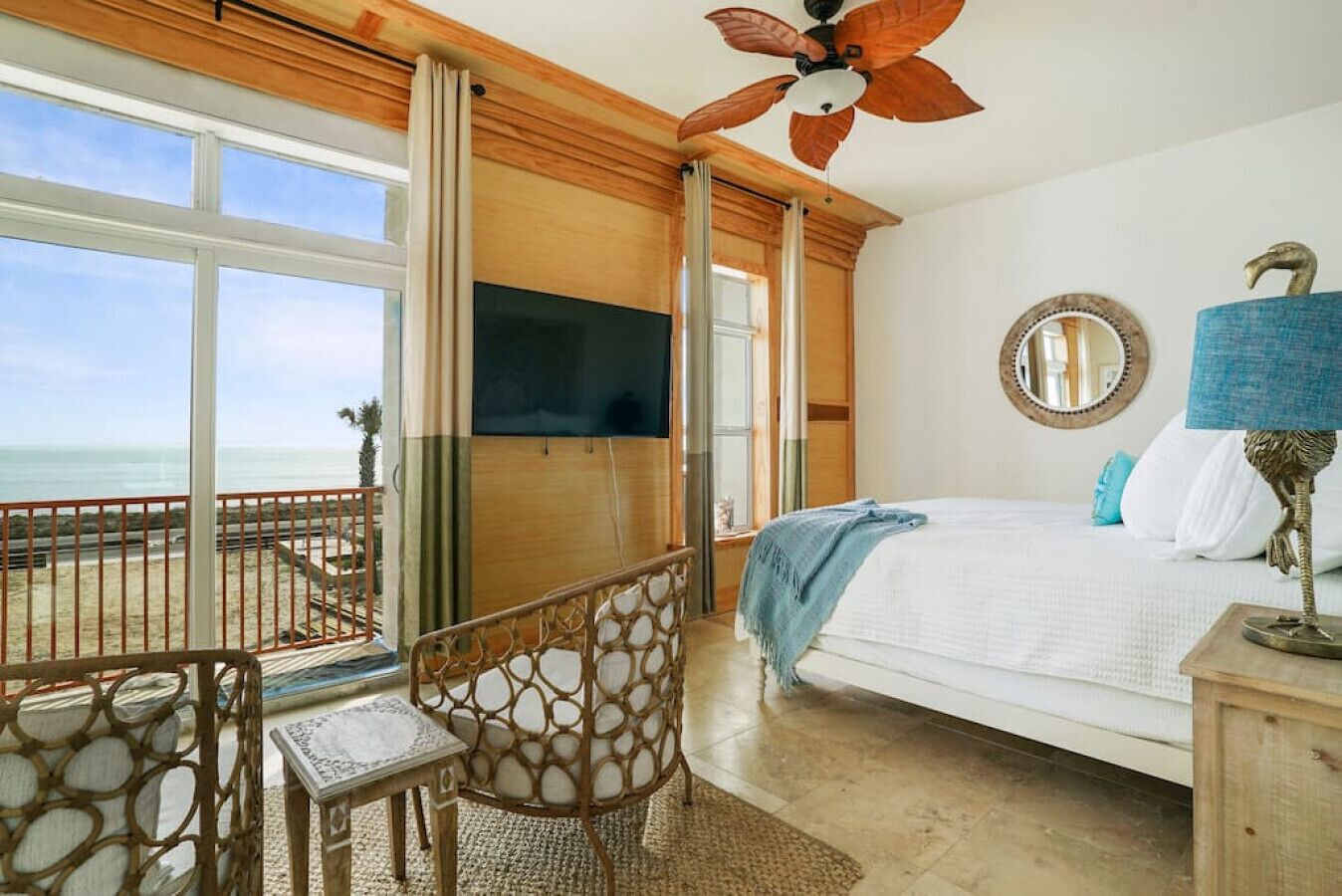 3 室のベッドルーム、デスク、アイロン / アイロン台、WiFi