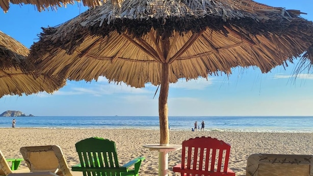 Am Strand, Liegestühle, Strandtücher