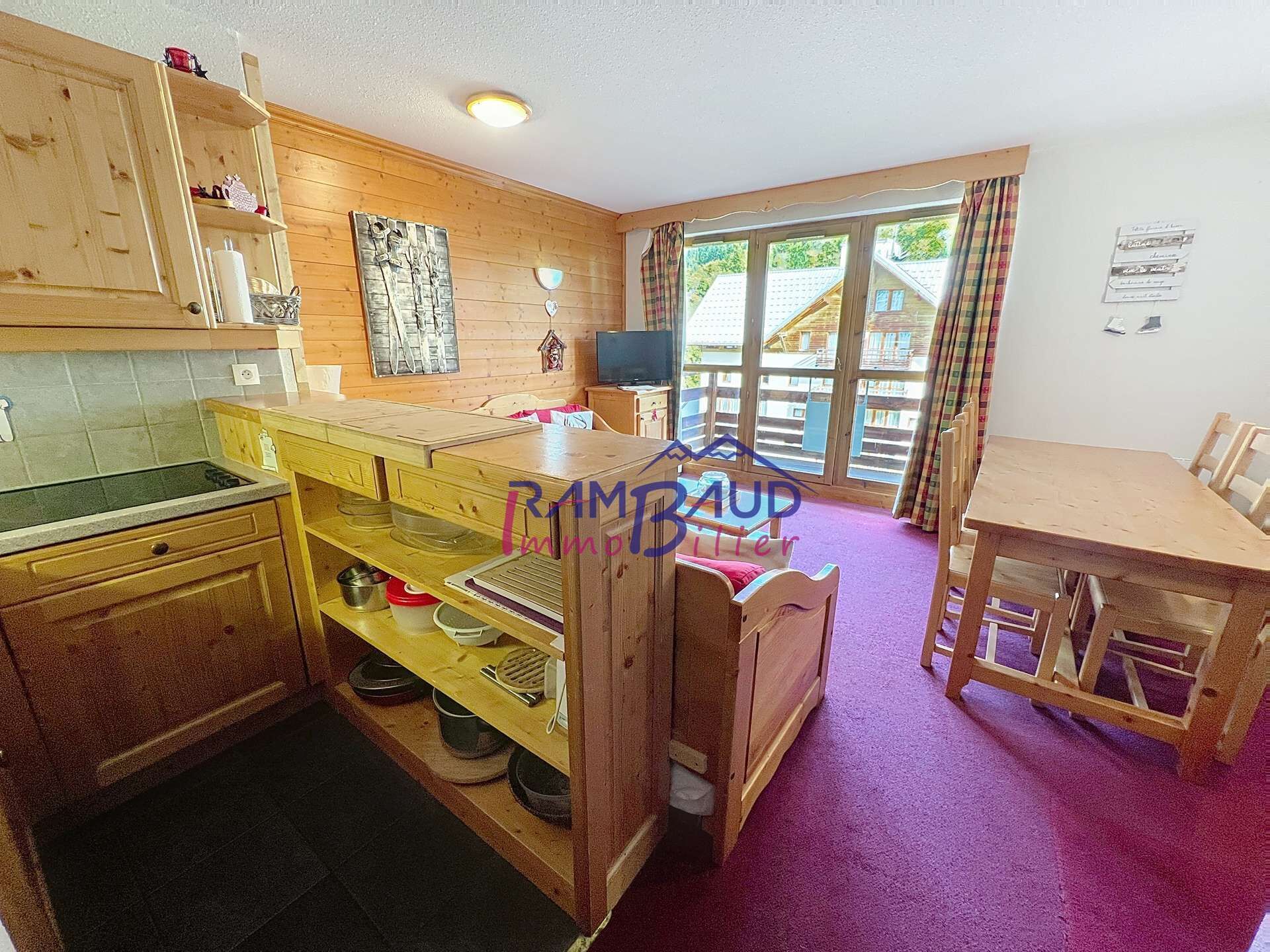 Frigorífico, microondas, lavavajillas y tostadora