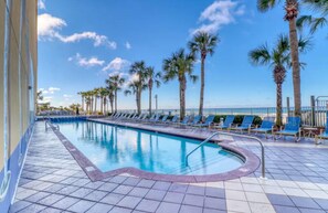 Outdoor pool - Sterling Reef Unit 1005 by Forehand Rentals (Panama City Beach)