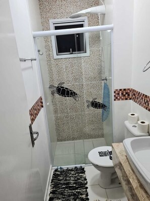 Dusche, Handtücher, Toilettenpapier