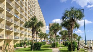 Unclassified image, 5 of 72, button - The Summit by Forehand Rentals (Panama City Beach)
