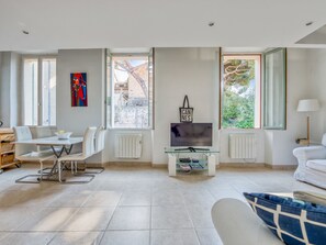 TV - Appartement Perrissol - Welkeys (Cannes)