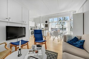 TV - Awesome home in Ebeltoft with sauna (Ebeltoft)
