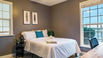 4 bedrooms, desk, iron/ironing board, travel crib