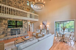 TV, peis, videospill og bordtennis