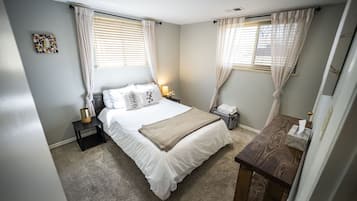 2 bedrooms, travel cot, WiFi, bed sheets