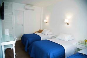 Tremannsrom – standard | Sengetøy av topp kvalitet, dundyner, skrivebord og lydisolert