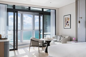 55-inch flat-screen TV with digital channels, TV, pay movies - The Langham, Gold Coast and Jewel Residences (Surfers Paradise)