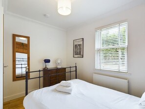 4 chambres, fer et planche à repasser, Wi-Fi gratuit, draps fournis