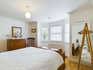 4 Schlafzimmer, Bügeleisen/Bügelbrett, kostenloses WLAN, Bettwäsche