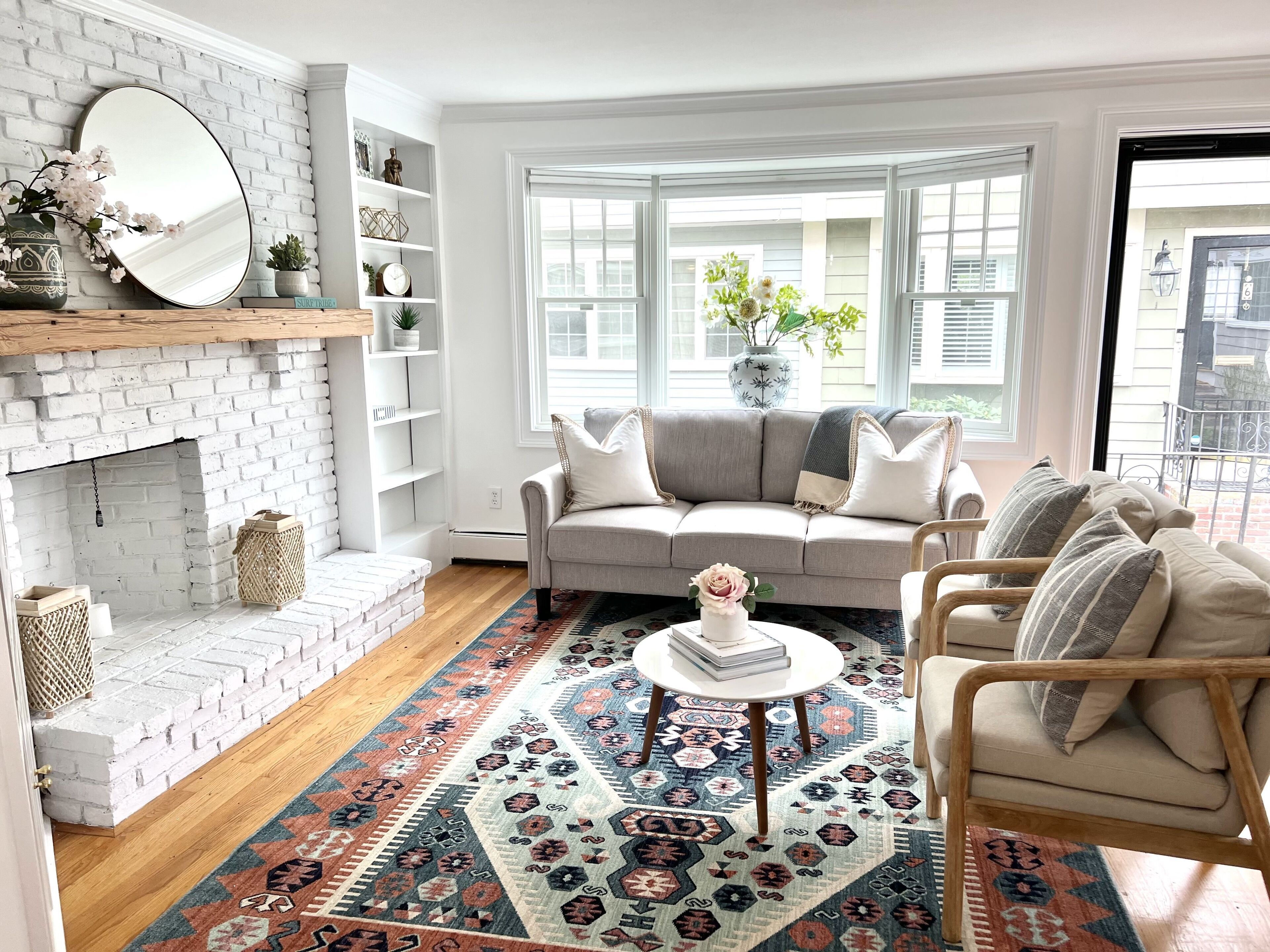 Bright & updated townhome near waterfront, town