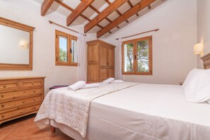 3 dormitorios, tabla de planchar con plancha, wifi gratis y ropa de cama