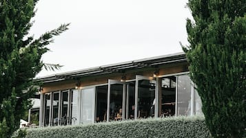 Local and international cuisine, alfresco dining